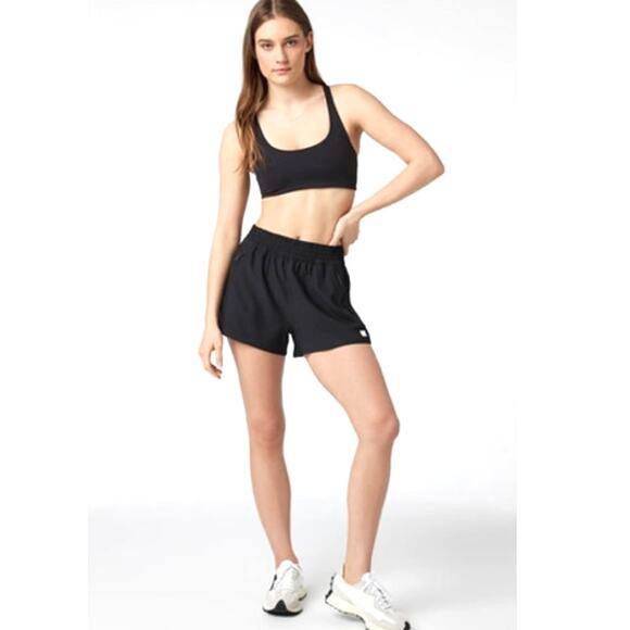 VUORI Dash Short 2.0 Women's Black Shorts M - Picture 1 of 8